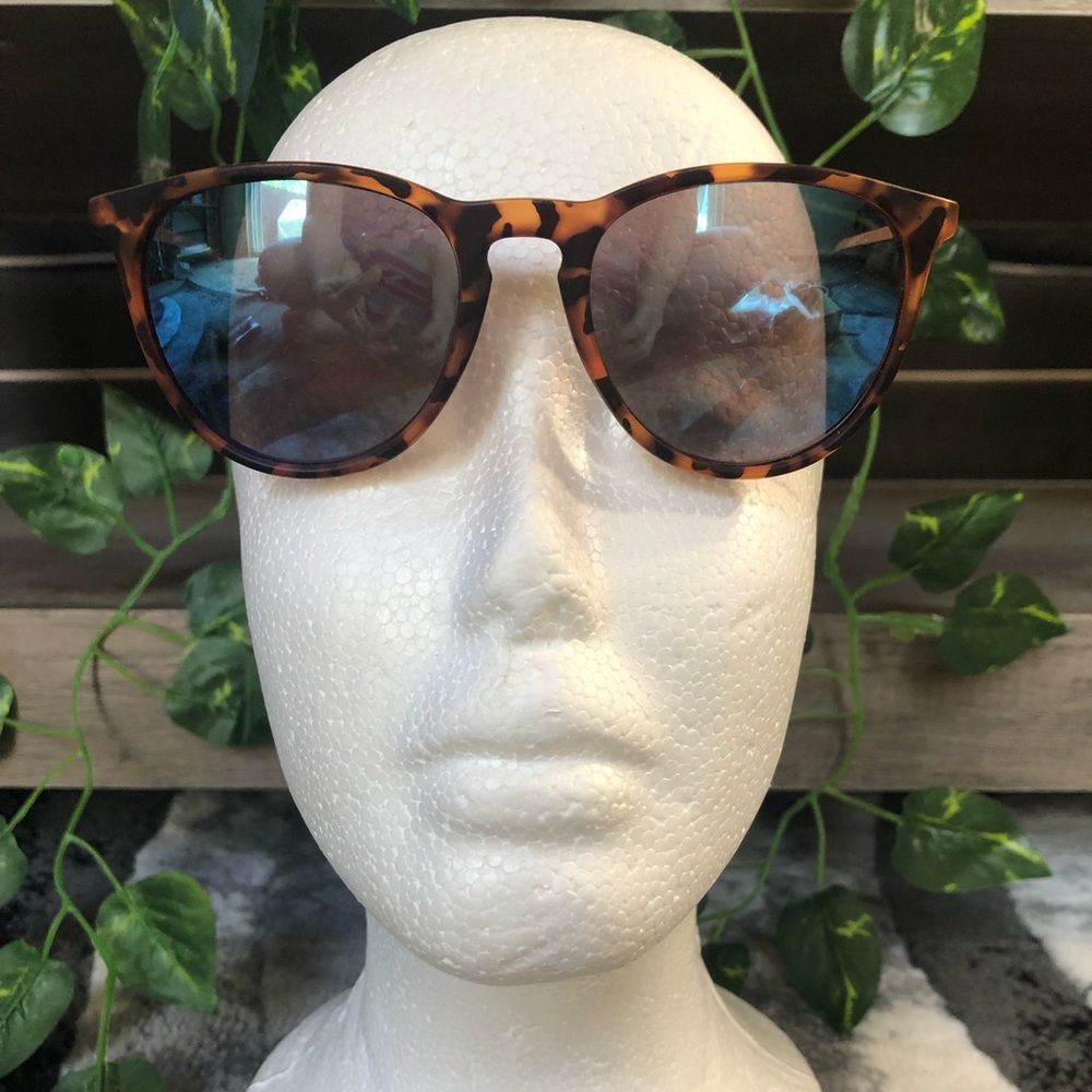 Jcrew polarized uv protection two toned tourist sunglasses